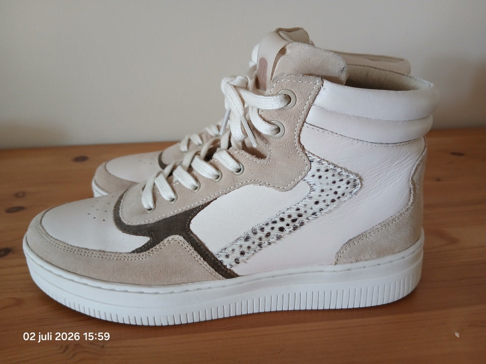 Maruti maat 39 nieuwprijs 129.90 €, Beige, Ophalen of Verzenden, Maruti, Sneakers of Gympen