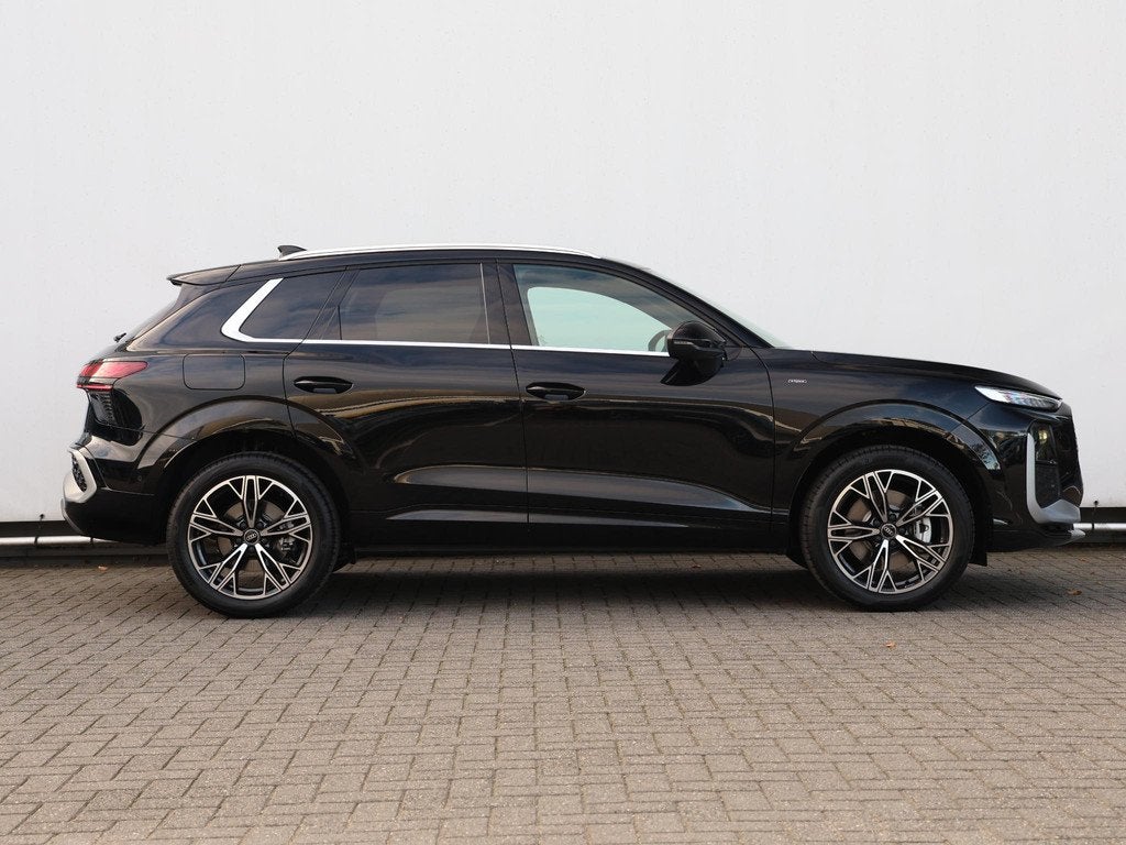 Audi Q3 1.5 200kW e-hybrid S edition | Tech plus pakket | S, 1800 kg, 4 cilinders, 150 min, Hybride Elektrisch/Benzine