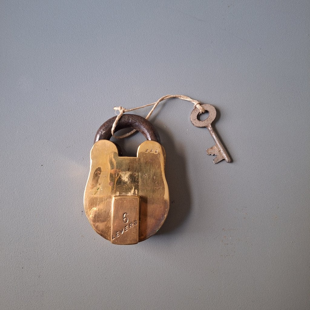 Antiek hangslot., Ophalen of Verzenden