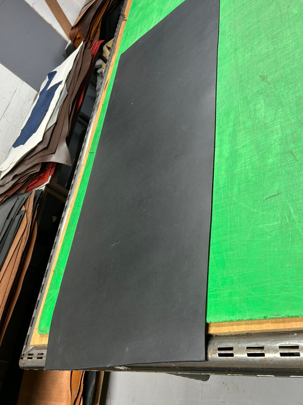 Zwarte kleur nerf tuigleer 3,5-3,8 mm dikte half soepel Z-7, Zwart, Leer of Kunstleer, Ophalen of Verzenden, Zo goed als nieuw