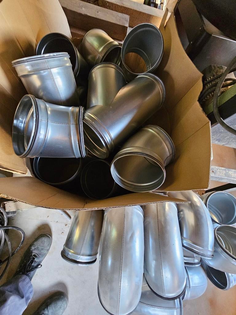 Partij nieuwe spiro buizen met hulpstukken diverse maten, Doe-het-zelf en Verbouw, Ophalen, Bochten, Pvc, Nieuw