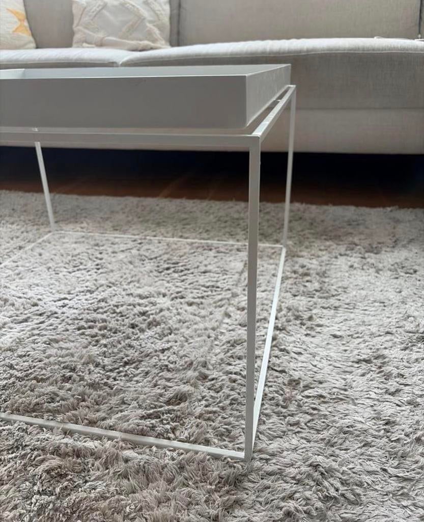 HAY Tray salontafel wit 60 x 60, Huis en Inrichting, Tafels | Salontafels, Gebruikt, Vierkant, Metaal, Minder dan 50 cm