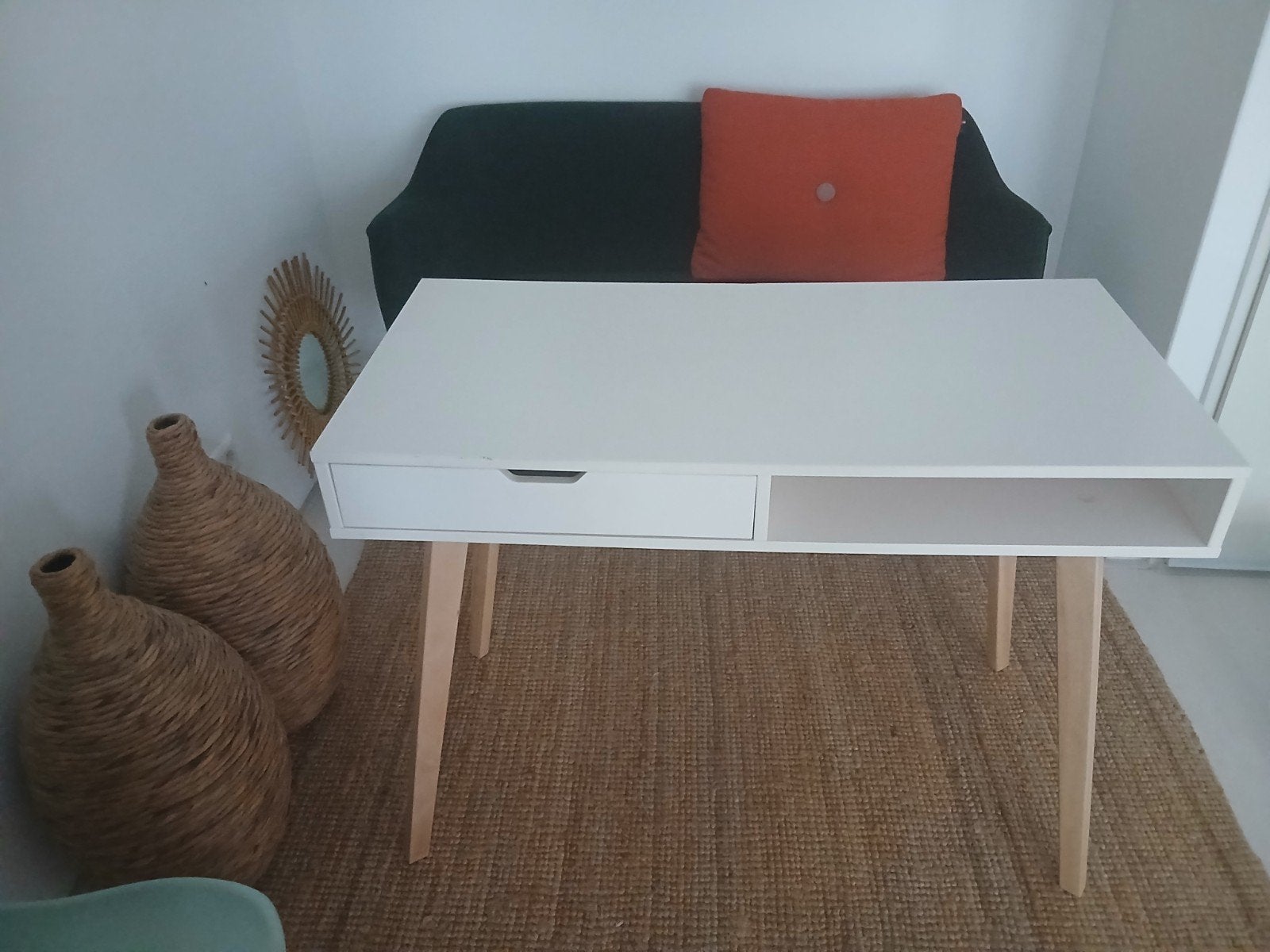 JYSK Bureau Tamholt, Huis en Inrichting, Bureaus, Ophalen, Zo goed als nieuw