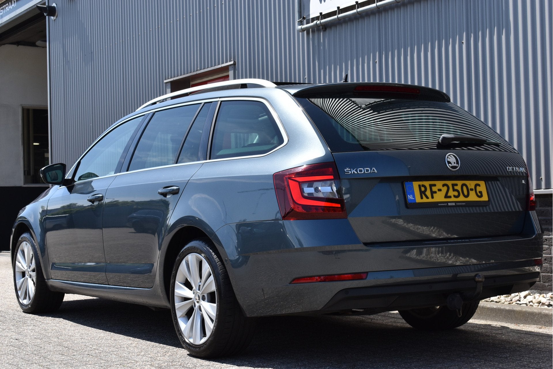 Skoda Octavia Combi 1.0 TSI Greentech Style Business NL-auto, Auto's, Stof, Euro 6, 116 pk, 630 kg