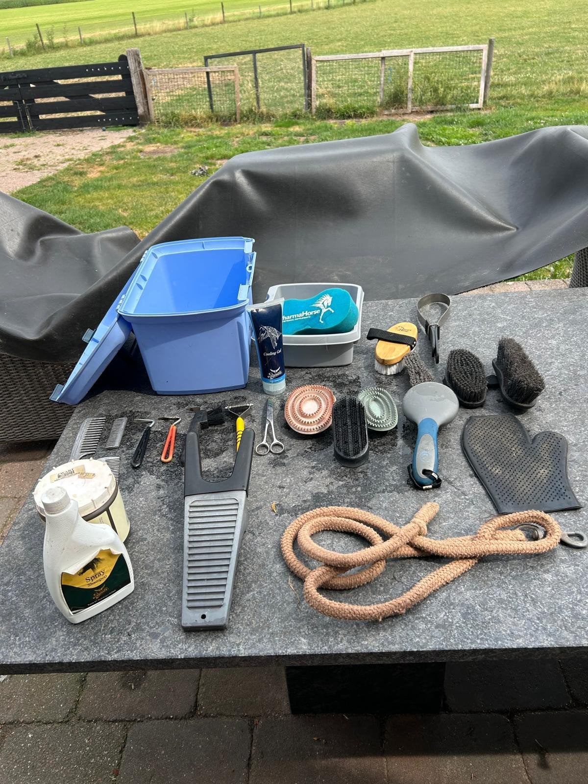 verzorgings producten pony, Ophalen of Verzenden, Gebruikt
