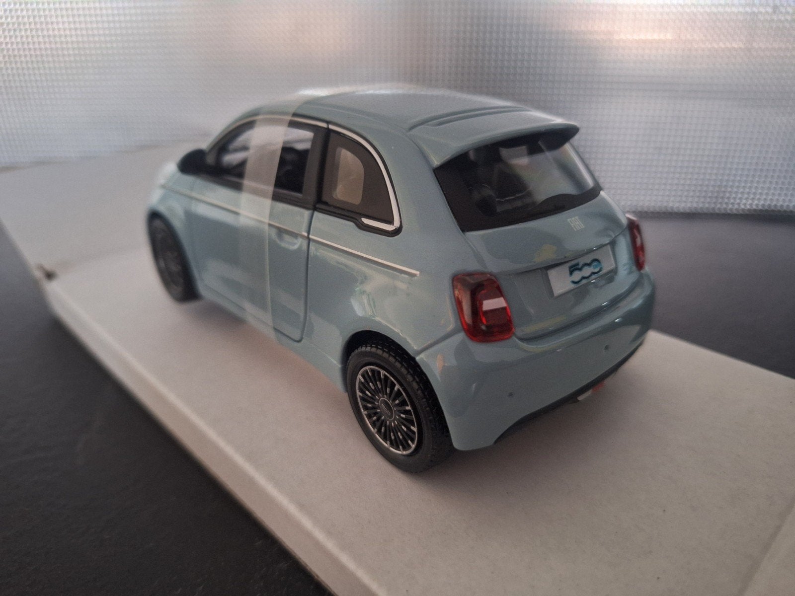 Fiat 500E Schaal 1:24, Auto, Burago, Burago, Nieuw