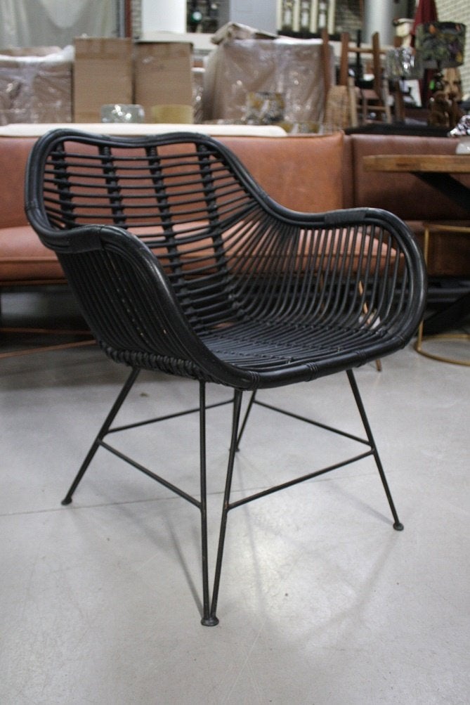 Zwarte rotan eetkamerstoel Malang armleuning Light & Living