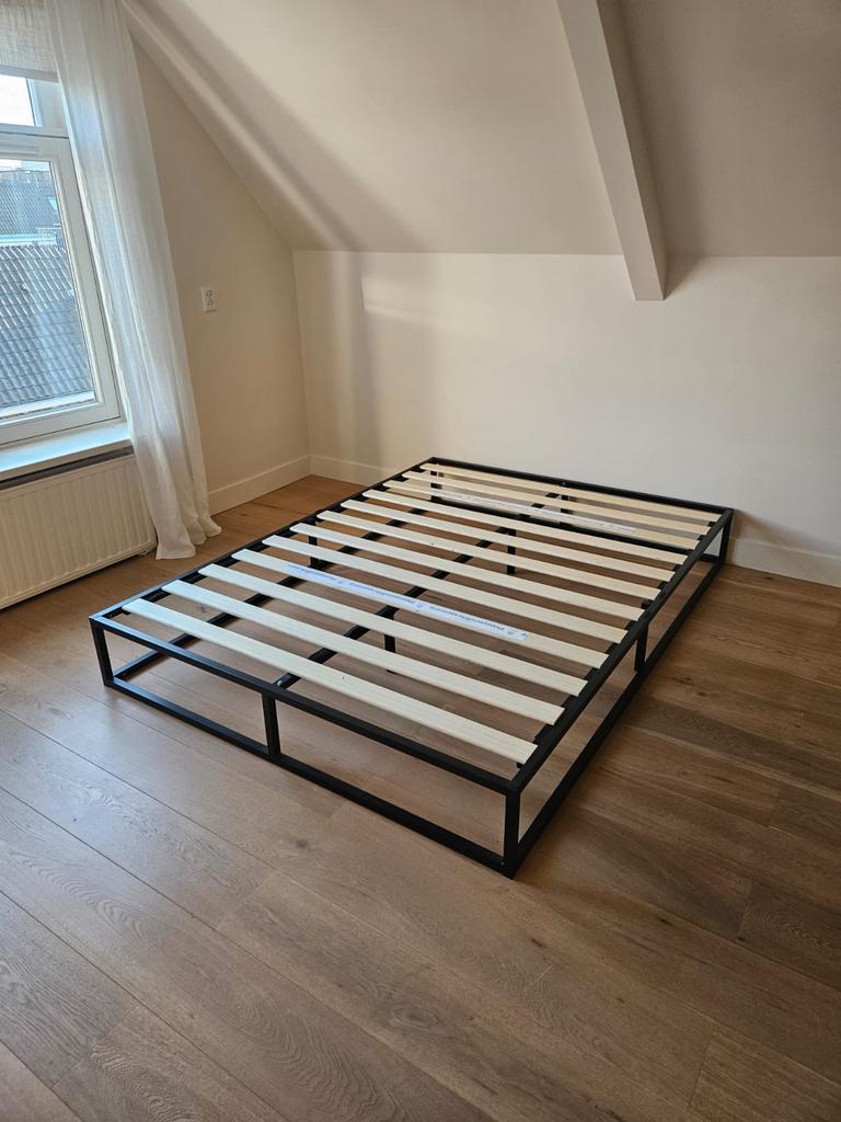 Uk King Size Bed base, Ophalen, Zo goed als nieuw, Tweepersoons, Hout
