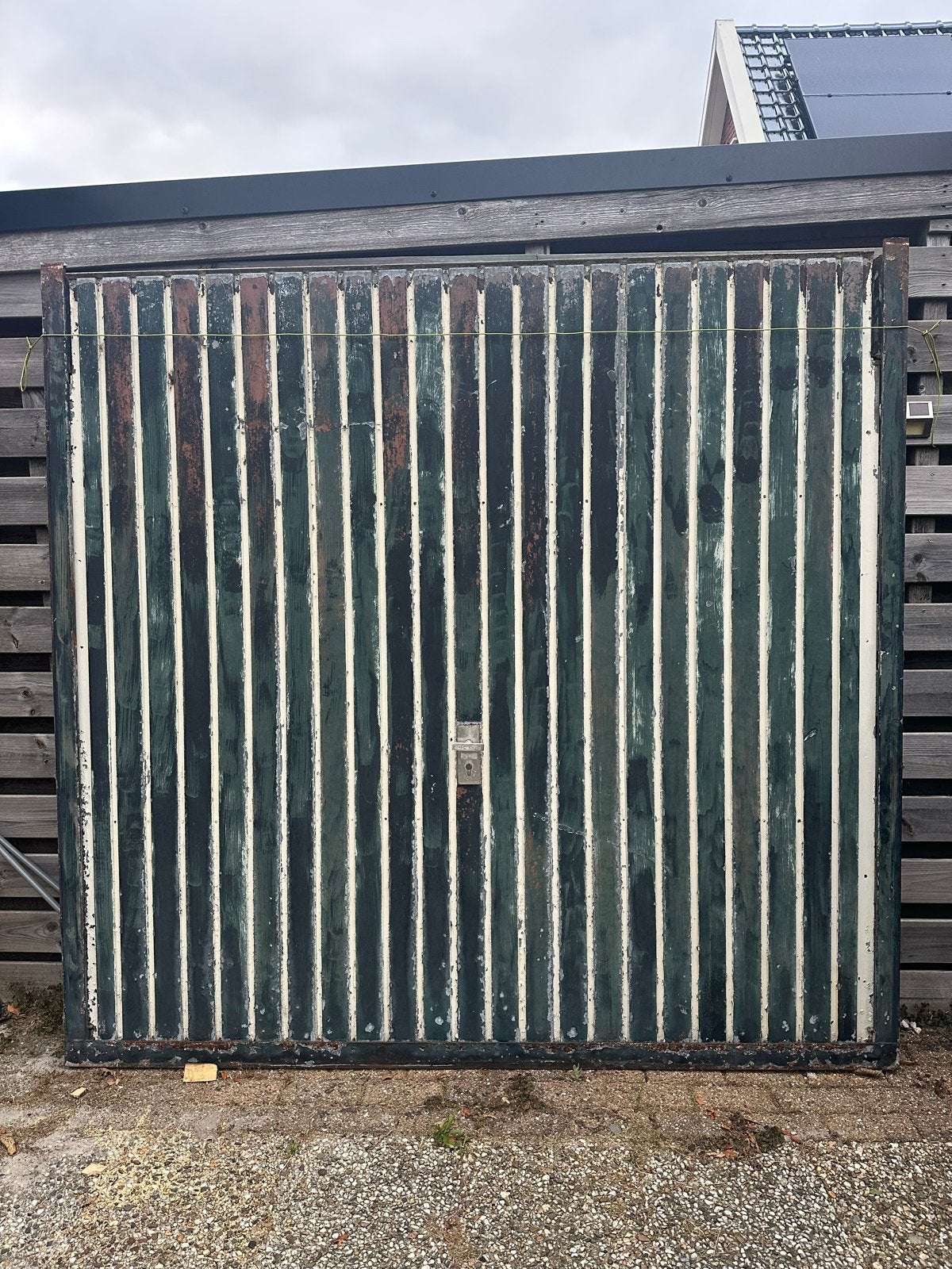 Gratis oud ijzeren garagedeur - Op te halen, Ophalen, Gebruikt, 120 cm of meer, Garagedeur