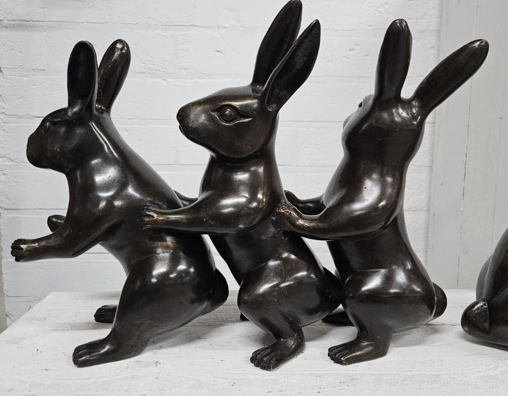 3 HAZEN IN POLONAISE / bronzen beeld, Dierenbeeld, Nieuw, Info@huisentuindecoratiemarie.nl, Huis en tuin decoratie marie