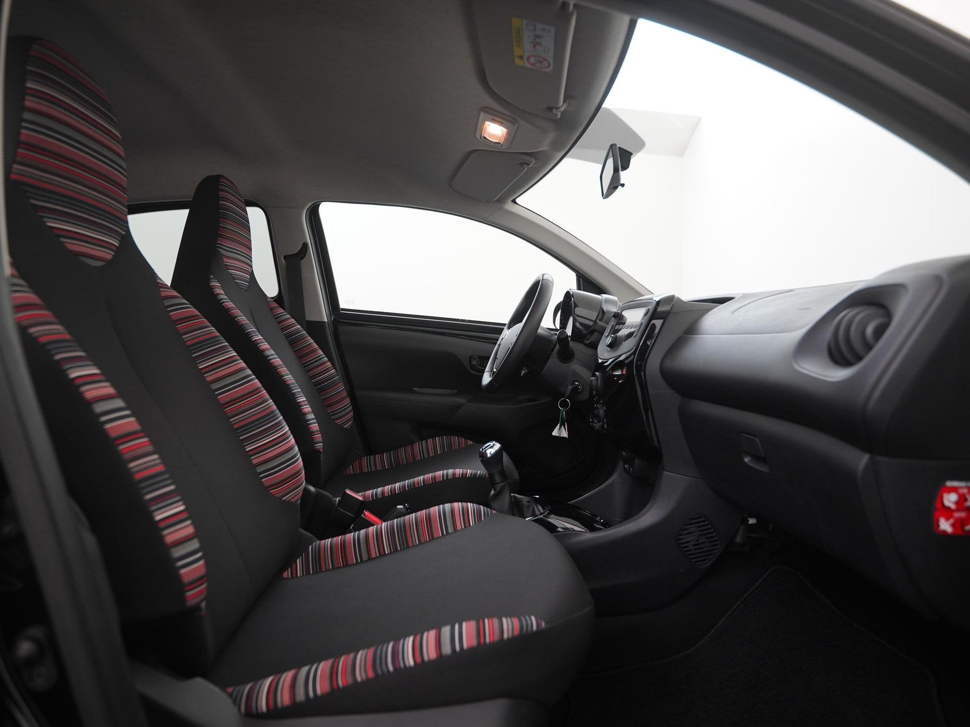 Citroen C1 1.0 VTi Feel | Zondag Open!, Voorwielaandrijving, 12 maanden, Stof, Gebruikt