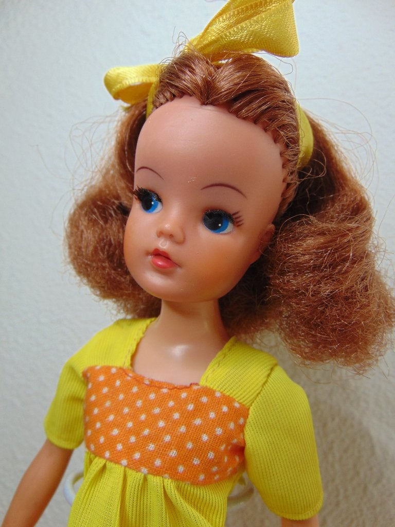 Vintage Sindy Barbie pop met klinknagels en hard hoofd, Verzamelen, Ophalen of Verzenden, Gebruikt, Pop