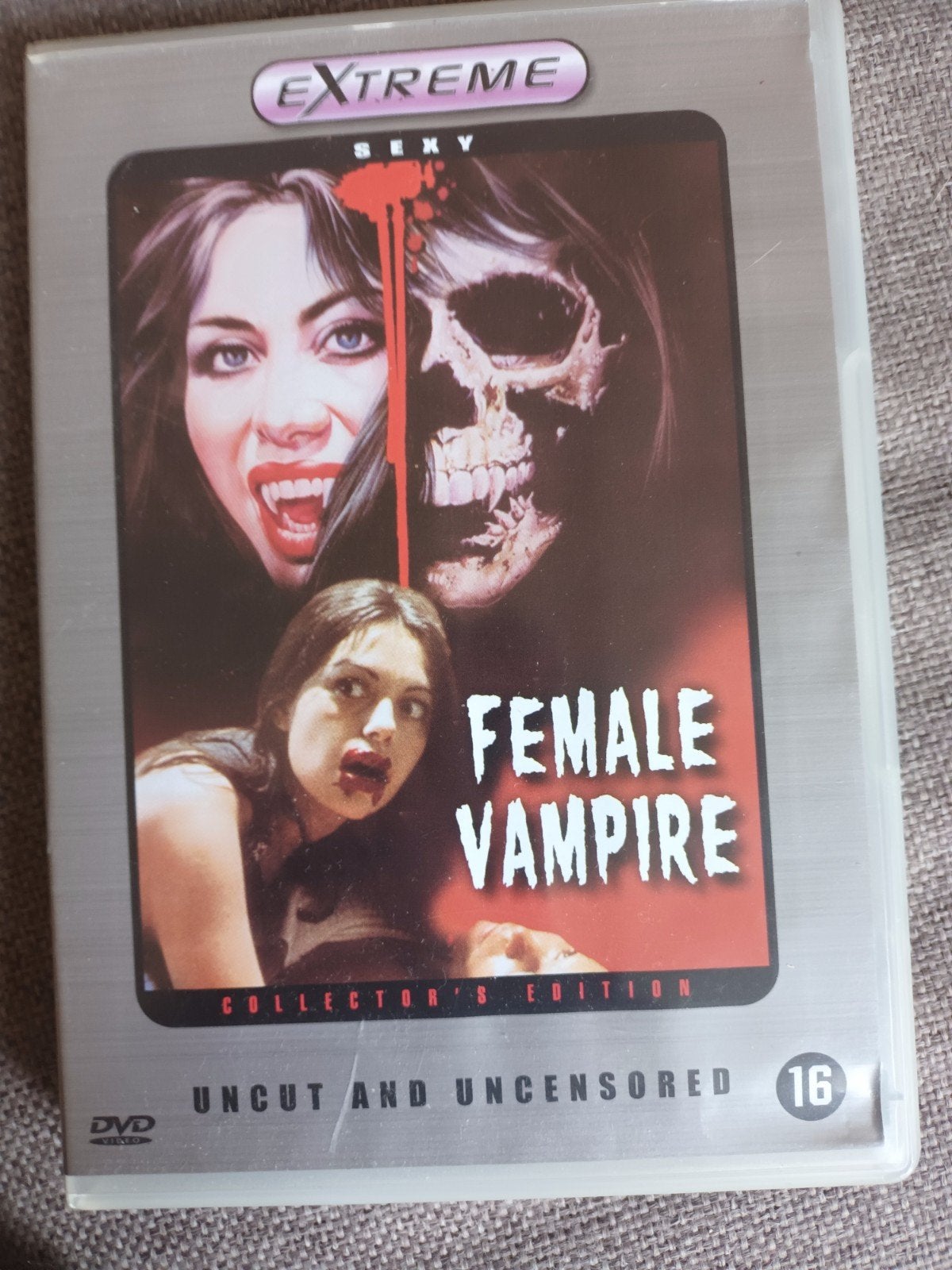 Female Vampire - Horror en erotiek in cultfilm (DVD), Ophalen of Verzenden, Zo goed als nieuw