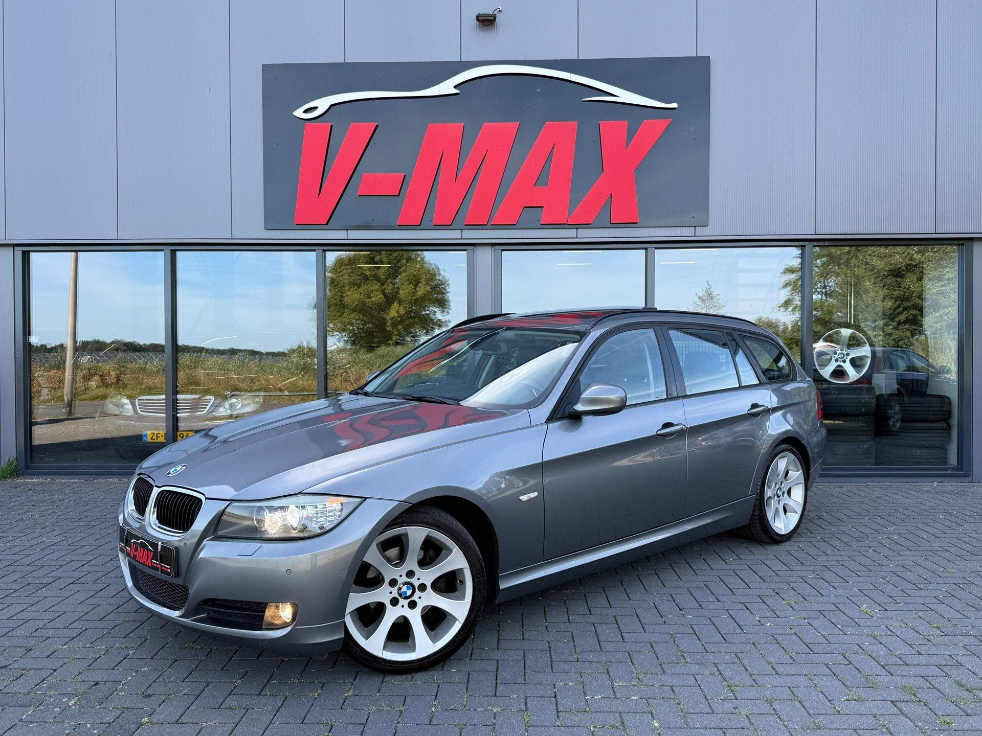 BMW 318i LCI AUT High Executive Pano Navi Xenon Leder Stoelv, Automaat, 1435 kg, Leder, 3-Serie