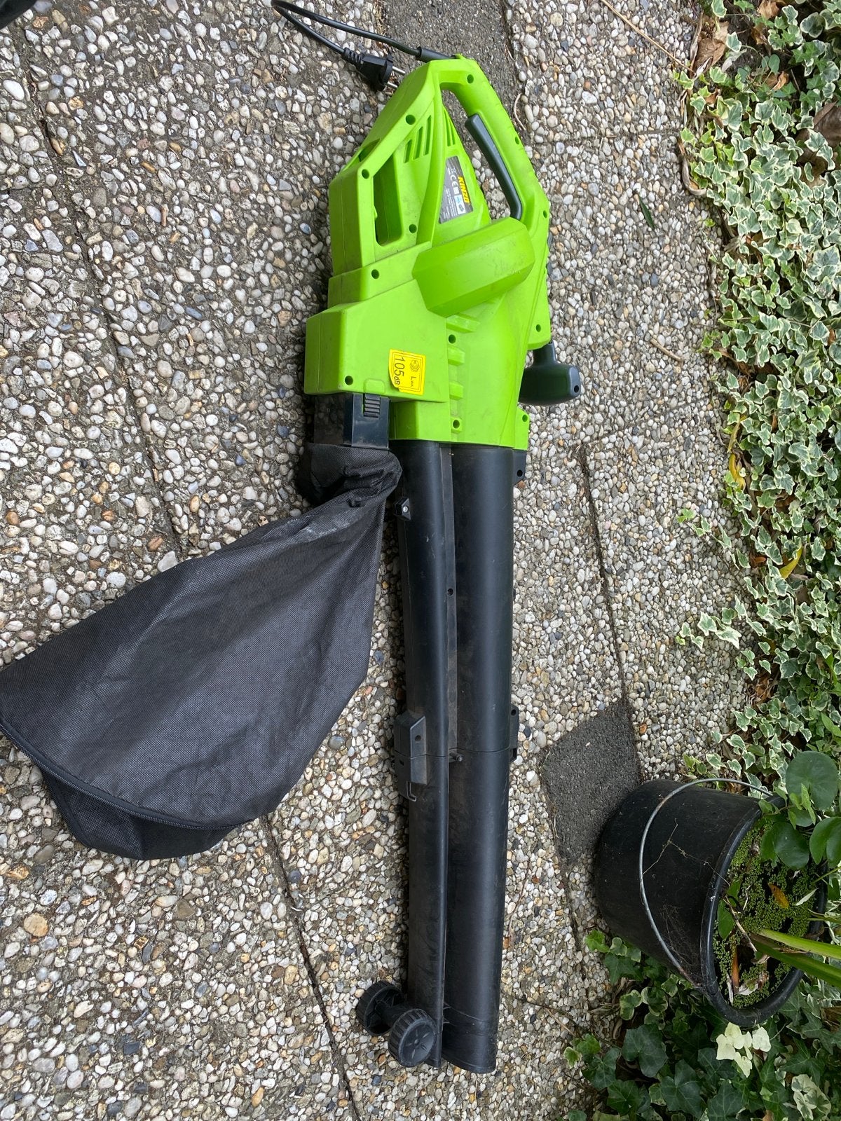 Kinzo Elektrische Bladblazer - 3000W met Zuigfunctie, Ophalen, Gebruikt, Handgedragen, Met opvangzak