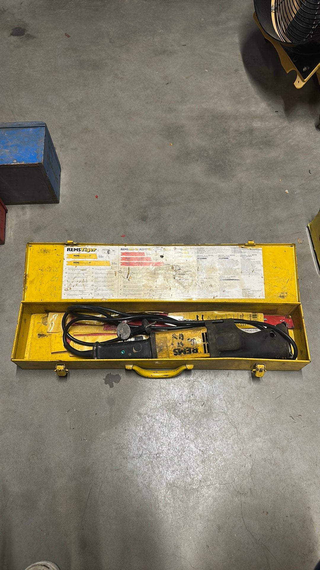 REMS Tiger elektrische pijpenzaag / reciprozaag, Doe-het-zelf en Verbouw, Gebruikt, 70 mm of meer, 600 tot 1200 watt, Ophalen of Verzenden