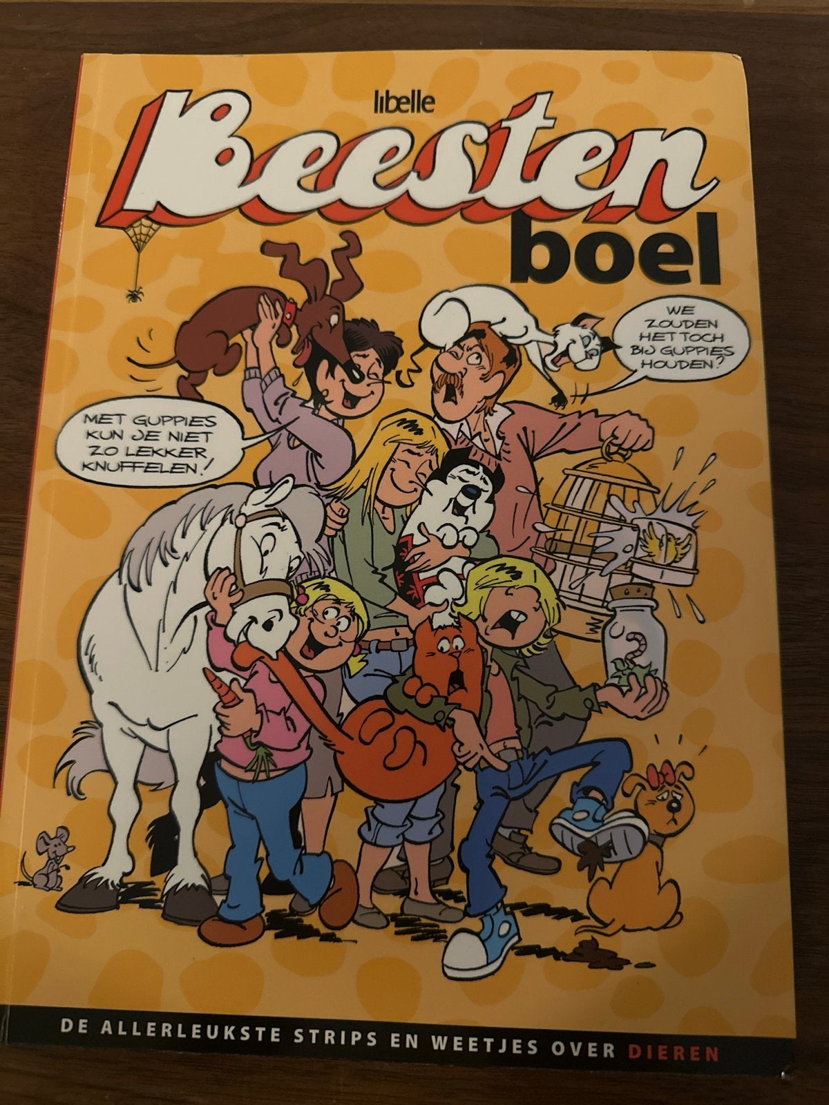 Libelle Beestenboel - De allerleukste strips en weetjes, Eén stripboek, Ophalen of Verzenden, Zo goed als nieuw