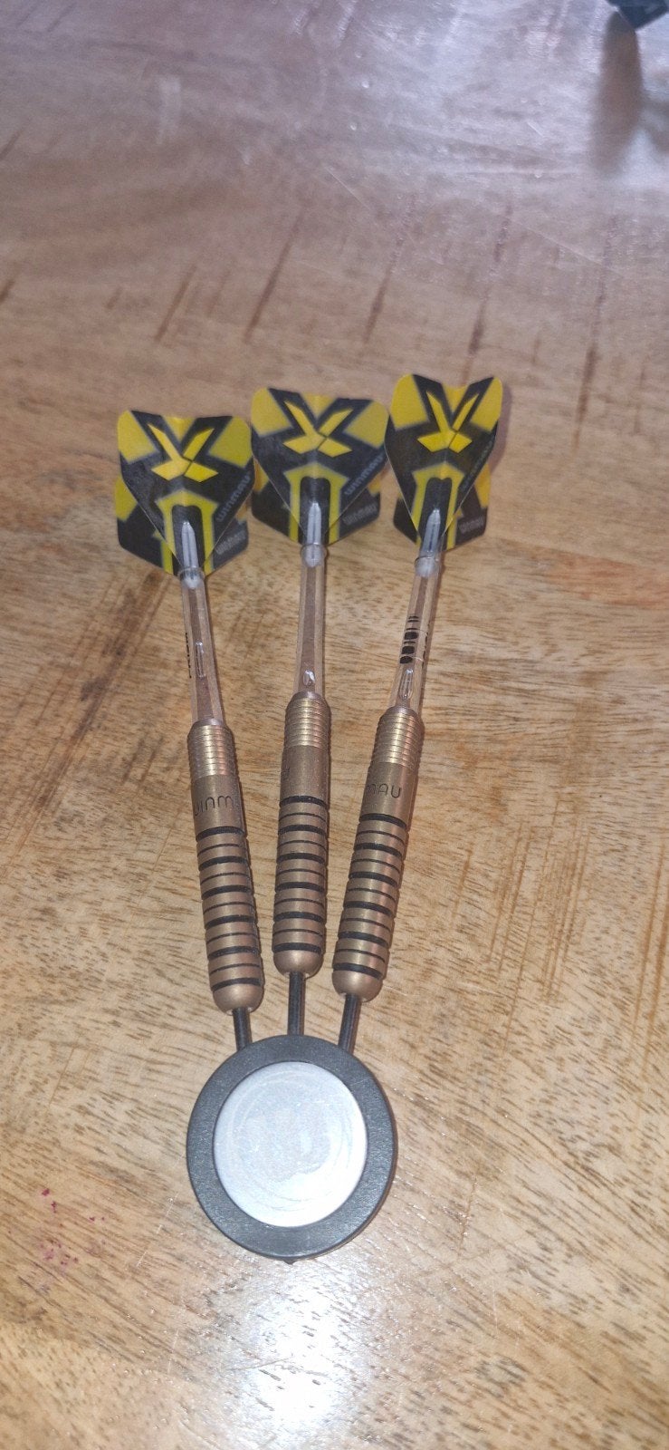 Set van 3 Darts met Gele Flights, Ophalen of Verzenden, Gebruikt, Pijlen