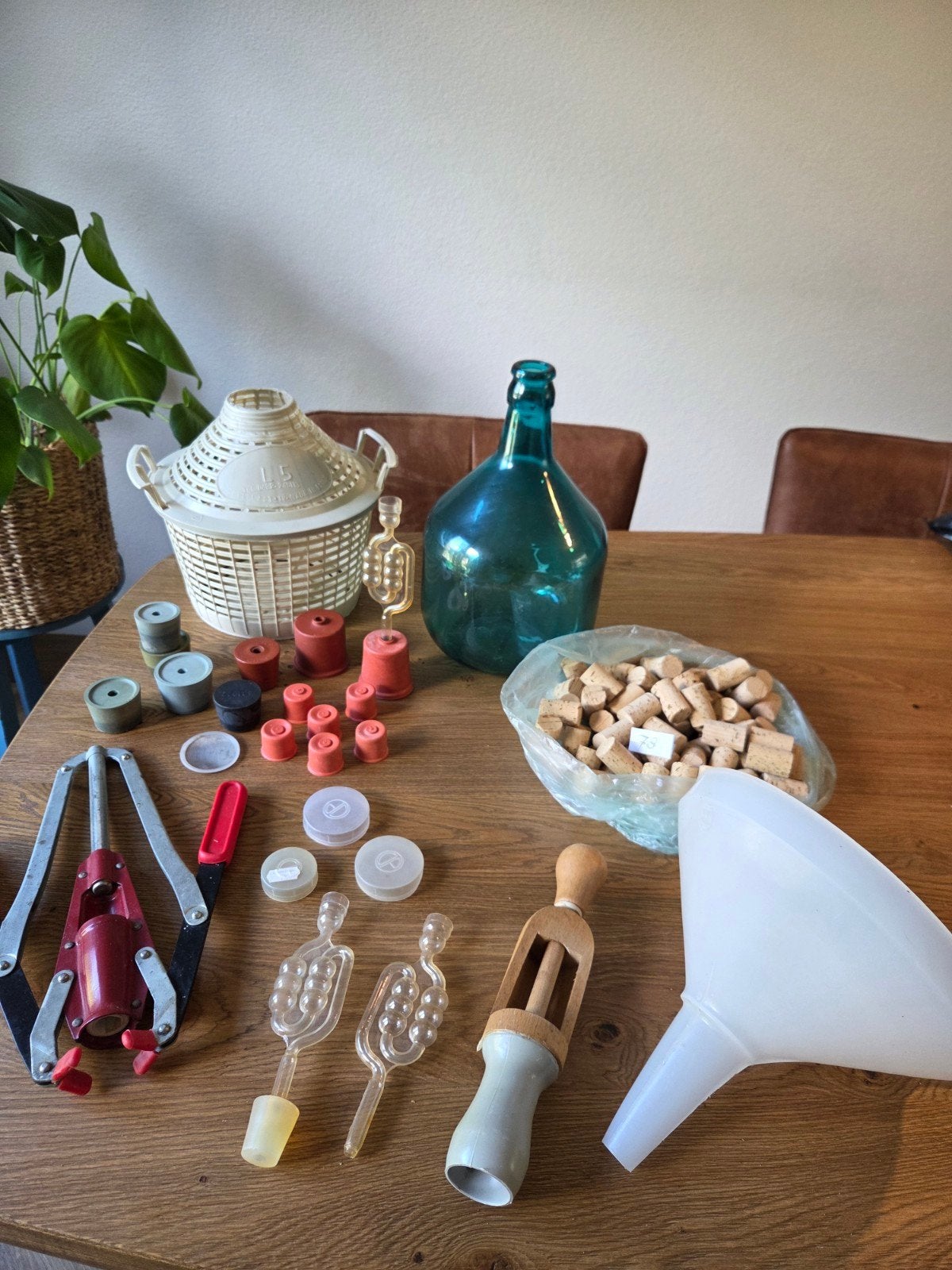 Wijn maken hobby set: kurken, doppen, flessen en meer, Ophalen of Verzenden, Gebruikt