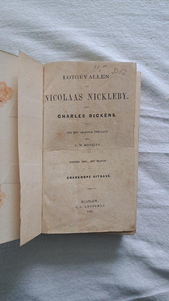 Lotgevallen Nicholaas Nickleby - Charles Dickens, Ophalen of Verzenden, Gelezen, Charles Dickens, Europa overig