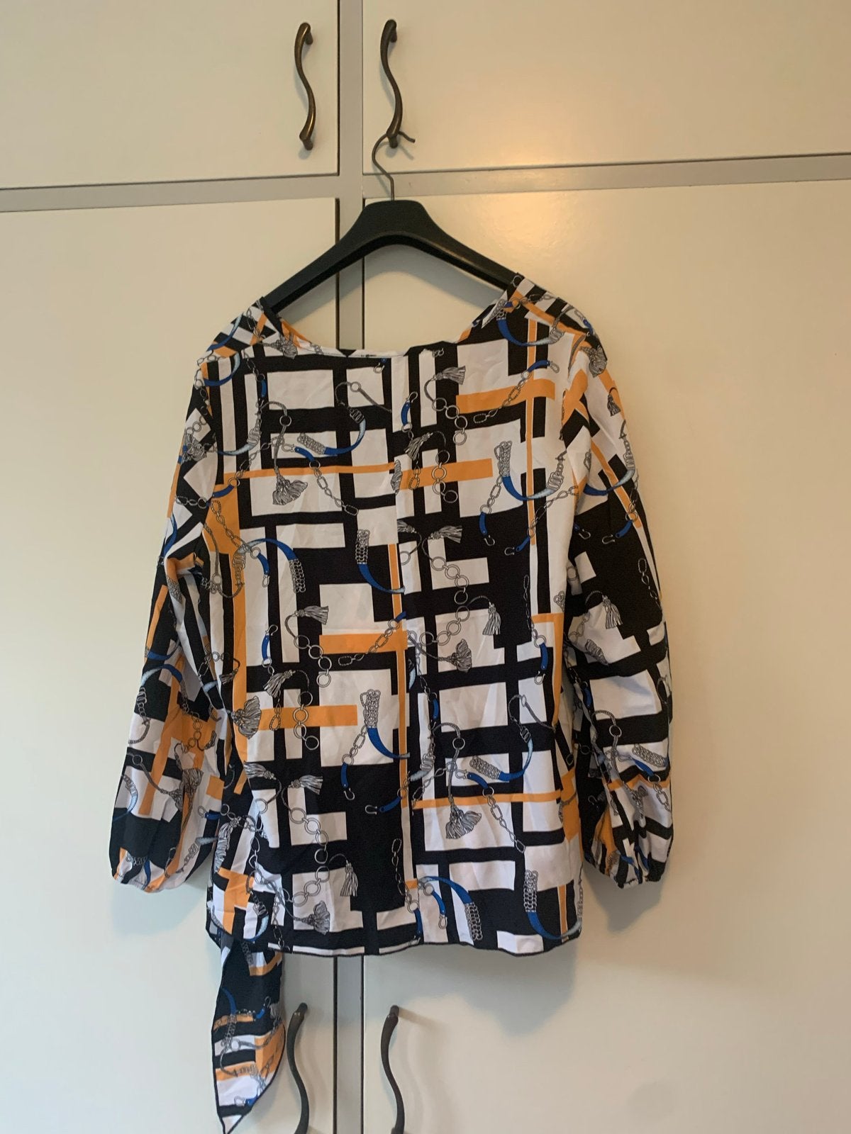 Overslag blouse met kettingprint - Maat 42/44, Ophalen of Verzenden, Gedragen, Maat 42/44 (L), Meerkleurig