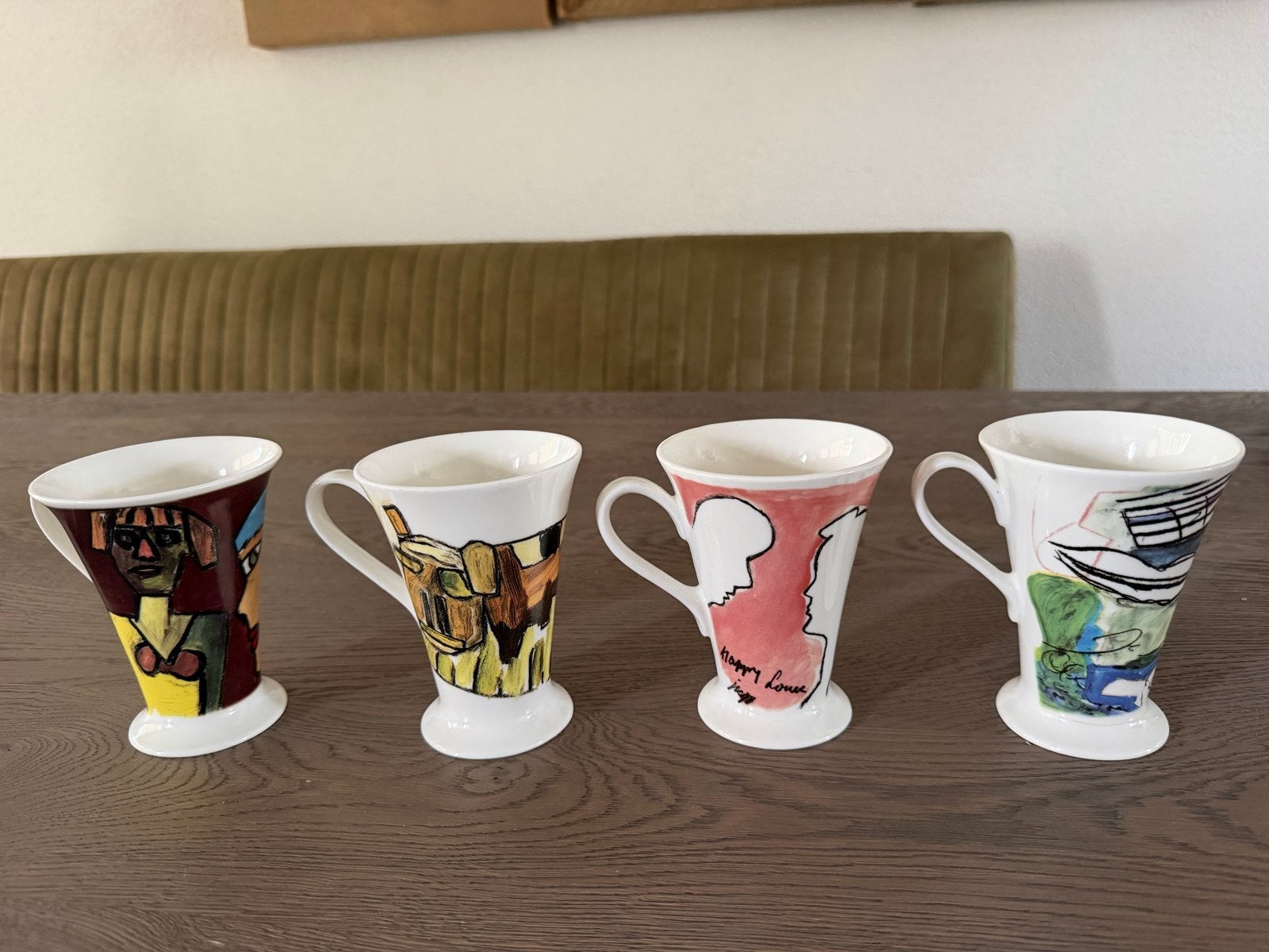 Set van 4 theemokken met unieke kunstzinnige prints, Overige typen, Ophalen of Verzenden, Zo goed als nieuw, Steen/keramiek