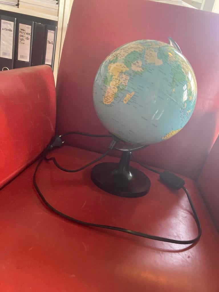 Lamp wereldbol globe, Huis en Inrichting, Info@buitenissig.nl, Ophalen of Verzenden, Zo goed als nieuw, Ringvaart 2 bantega