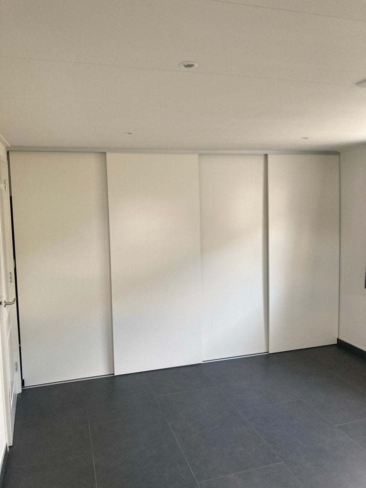 Maatwerk kledingkast met opbergruimte en bureau, Ophalen, 200 cm of meer, Zo goed als nieuw, Overige houtsoorten