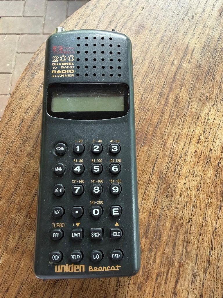 Scanner/ ontvanger Uniden Bearcat, Ophalen of Verzenden, Gebruikt, 30 tot 200 kanalen, Draagbaar