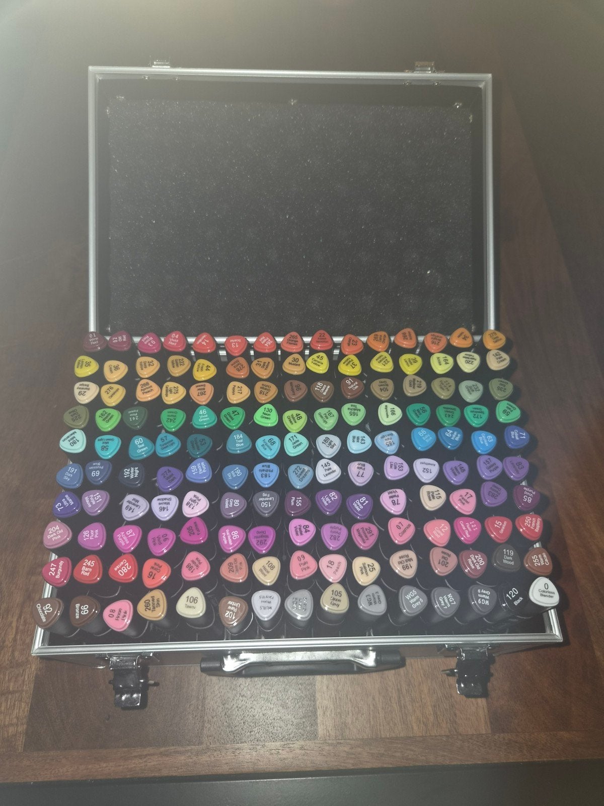 Decotime Markers Set in Aluminium Koffer, Hobby en Vrije tijd, Ophalen, Zo goed als nieuw, Potlood of Stift