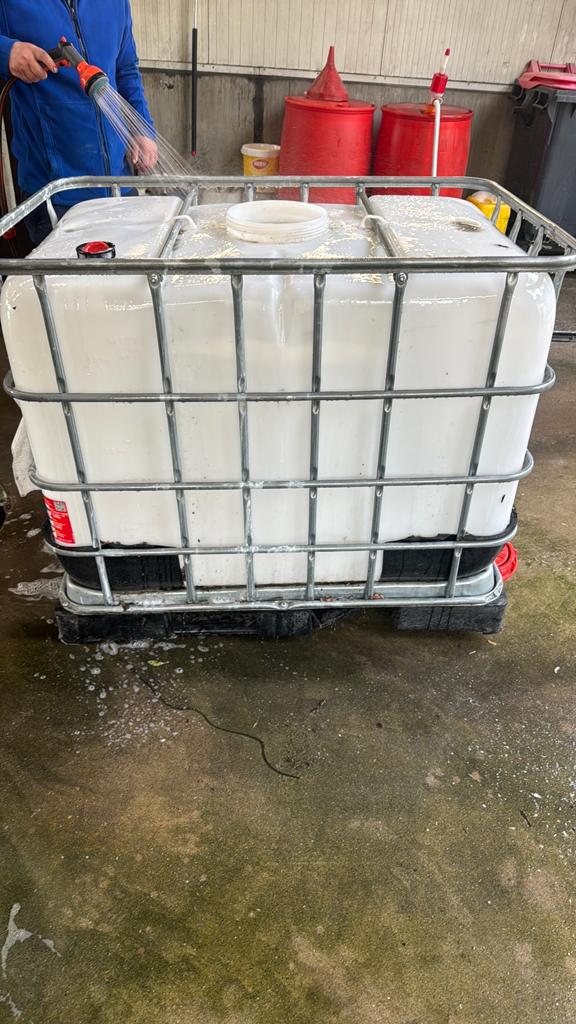 600 liter ibc, Tuin en Terras, Regentonnen, 150 liter of meer, Ophalen of Verzenden, Zo goed als nieuw