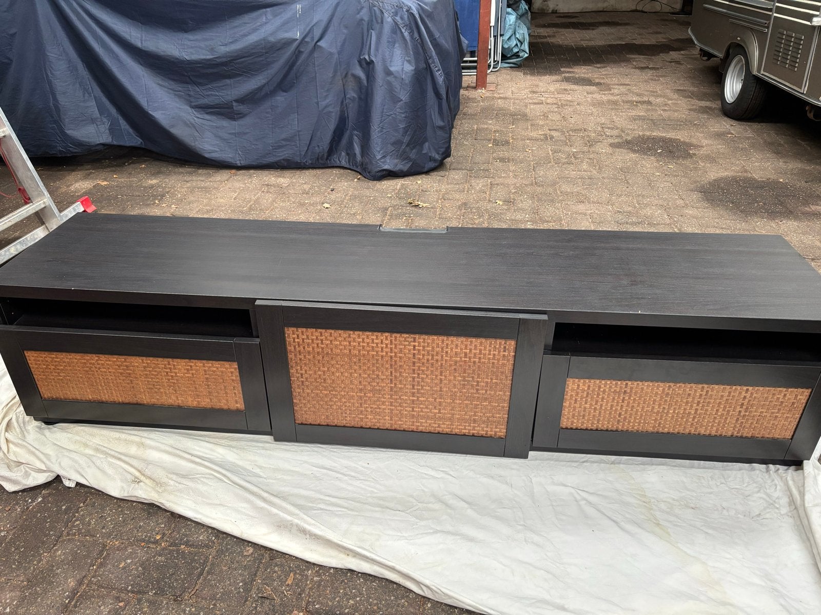 Houten tv meubel 180x40x39 cm met rotan details, Ophalen, Gebruikt, 150 tot 200 cm, Minder dan 100 cm
