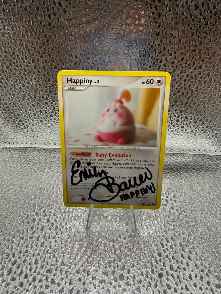 Happiny Signed By Emily Bauer (Voice Actor), Hobby en Vrije tijd, Verzamelkaartspellen | Pokémon, Verzenden, Zo goed als nieuw