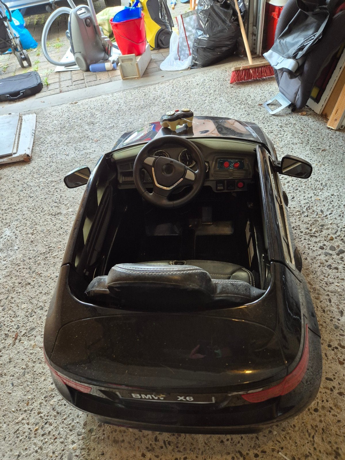 BMW X6 elektrische kinderauto - Accu/lader nodig, Ophalen, Gebruikt, Afstandsbediening