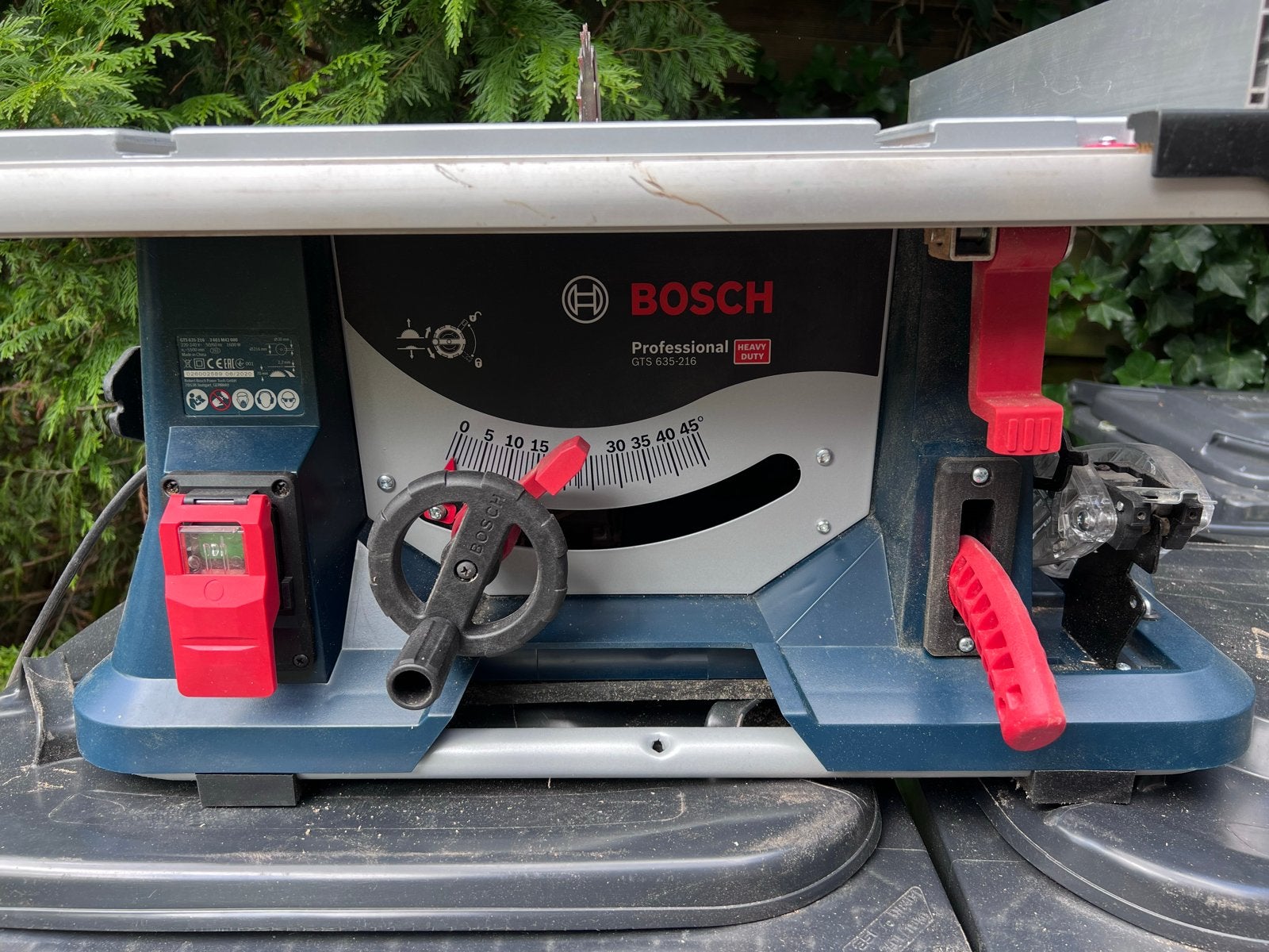 Bosch Professional GTS 635-216 Tafelzaag, Ophalen, Cirkelzaag, 70 mm of meer, Zo goed als nieuw
