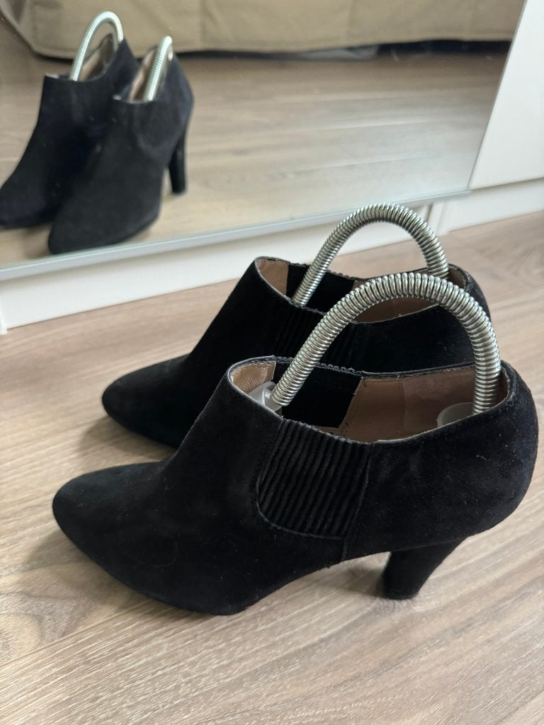 UNISA dames schoenen, Kleding | Dames, Schoenen, Ophalen of Verzenden, Gedragen, Zwart, Sneakers of Gympen