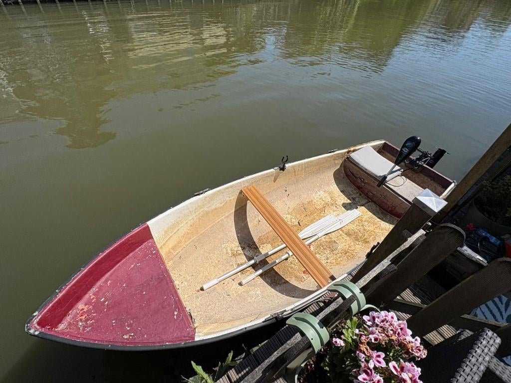 Bootje compleet met prima fluistermotor, a-ccu en toebehoren, Watersport en Boten, Ophalen, Gebruikt, Overige typen