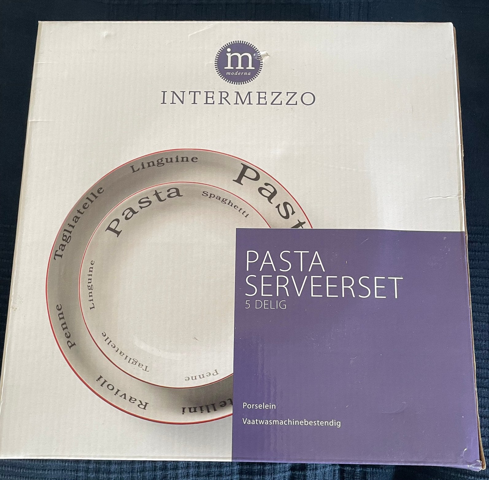 Nieuwe Pastaset grote schaal met 4 borden, Huis en Inrichting, Keuken | Servies, Ophalen, Nieuw, Overige stijlen, Bord(en)