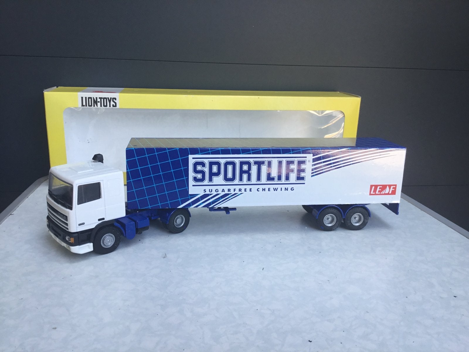 Lion Car Daf 95 / 400 Sportlife in ovp, Ophalen of Verzenden, Zo goed als nieuw, Bus of Vrachtwagen, Lion Toys