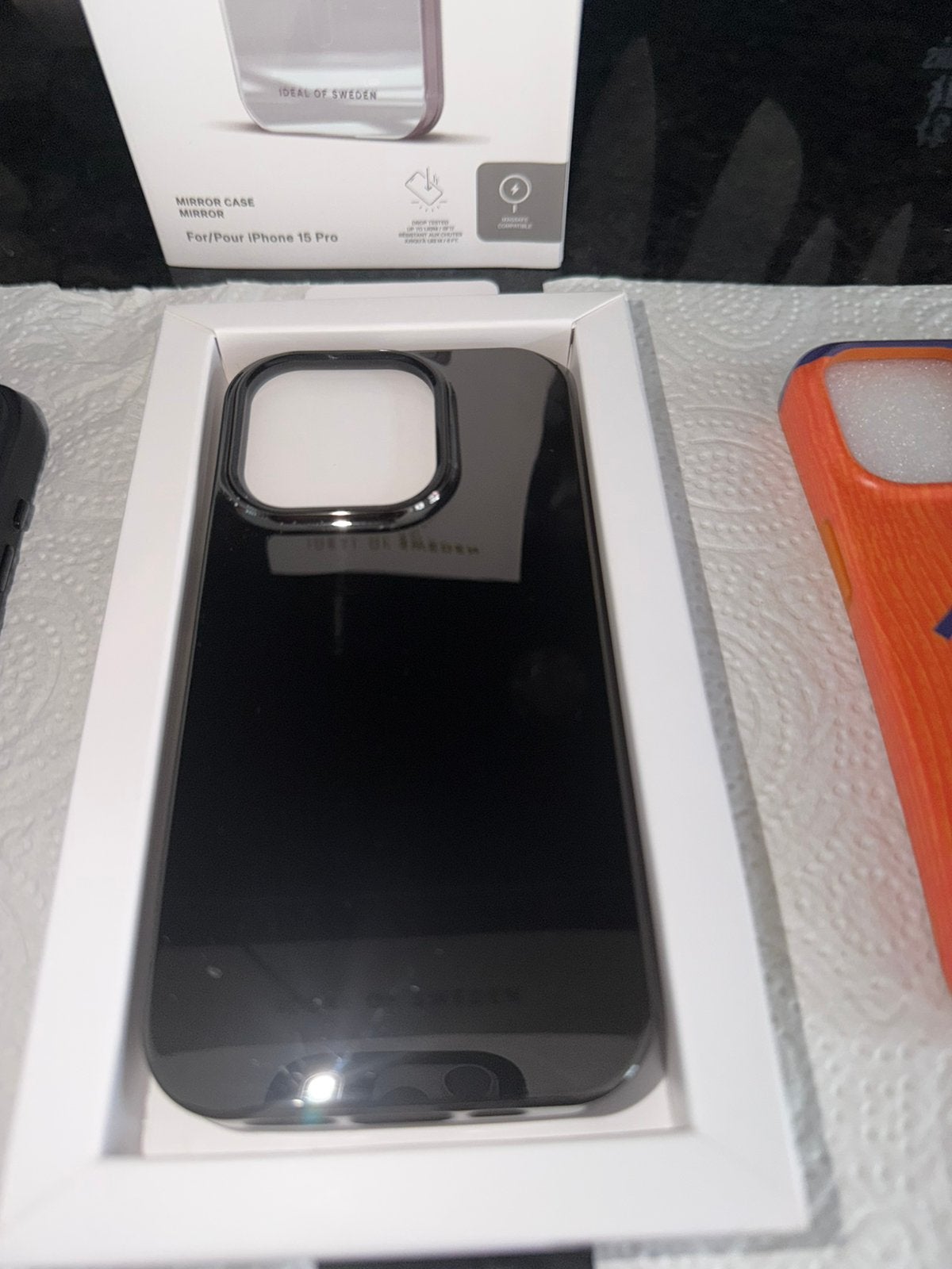 Nieuwstaat Ideal of sweden Black mirror hoesje Iphone 15 pro, Ophalen of Verzenden, Zo goed als nieuw