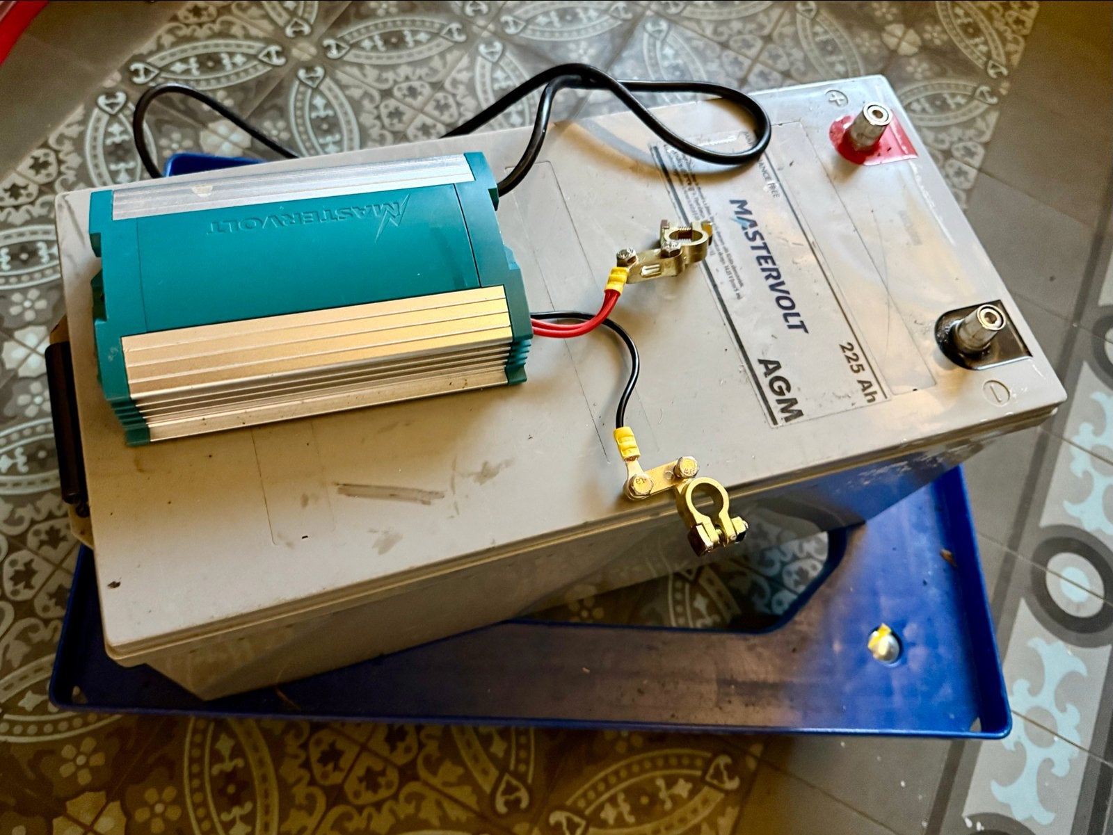 Mastervolt AGM 225Ah accu met Ivo Smart lader, Gebruikt