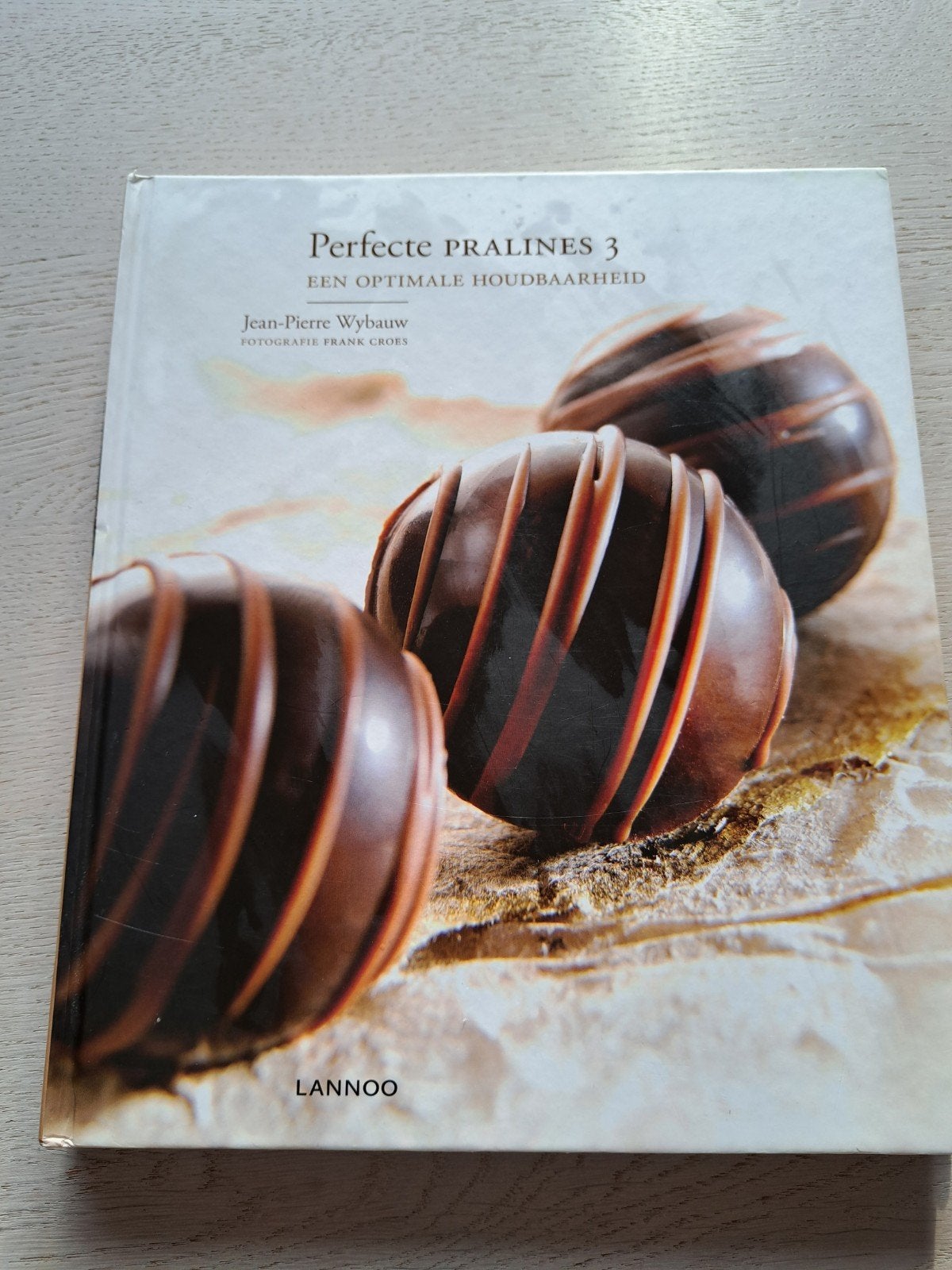 PERFECTE PRALINES 3 - Jean-Pierre Wybauw

Hardcover in uitst, Ophalen of Verzenden, Zo goed als nieuw