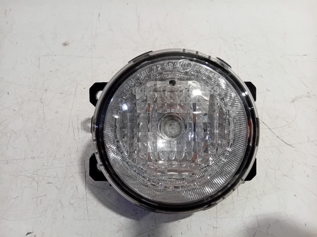 Mistlamp links Mitsubishi Space Star, Onderdelen@venauto.nl, Van der Ven Autorecycling B.V., Gebruikt, Ettenseweg 76, 4706 PB Roosendaal, The Netherlands