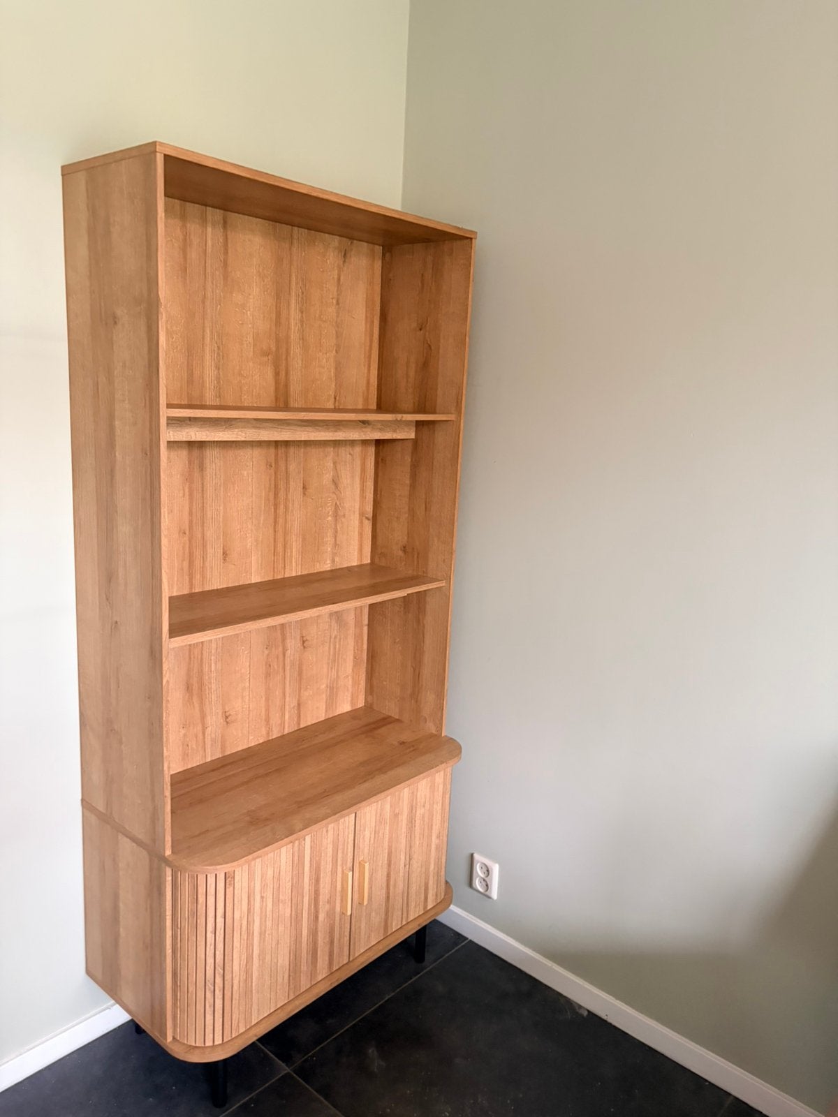 Leuke boekenkast met kastje, Ophalen of Verzenden, Zo goed als nieuw, 25 tot 50 cm, 50 tot 100 cm