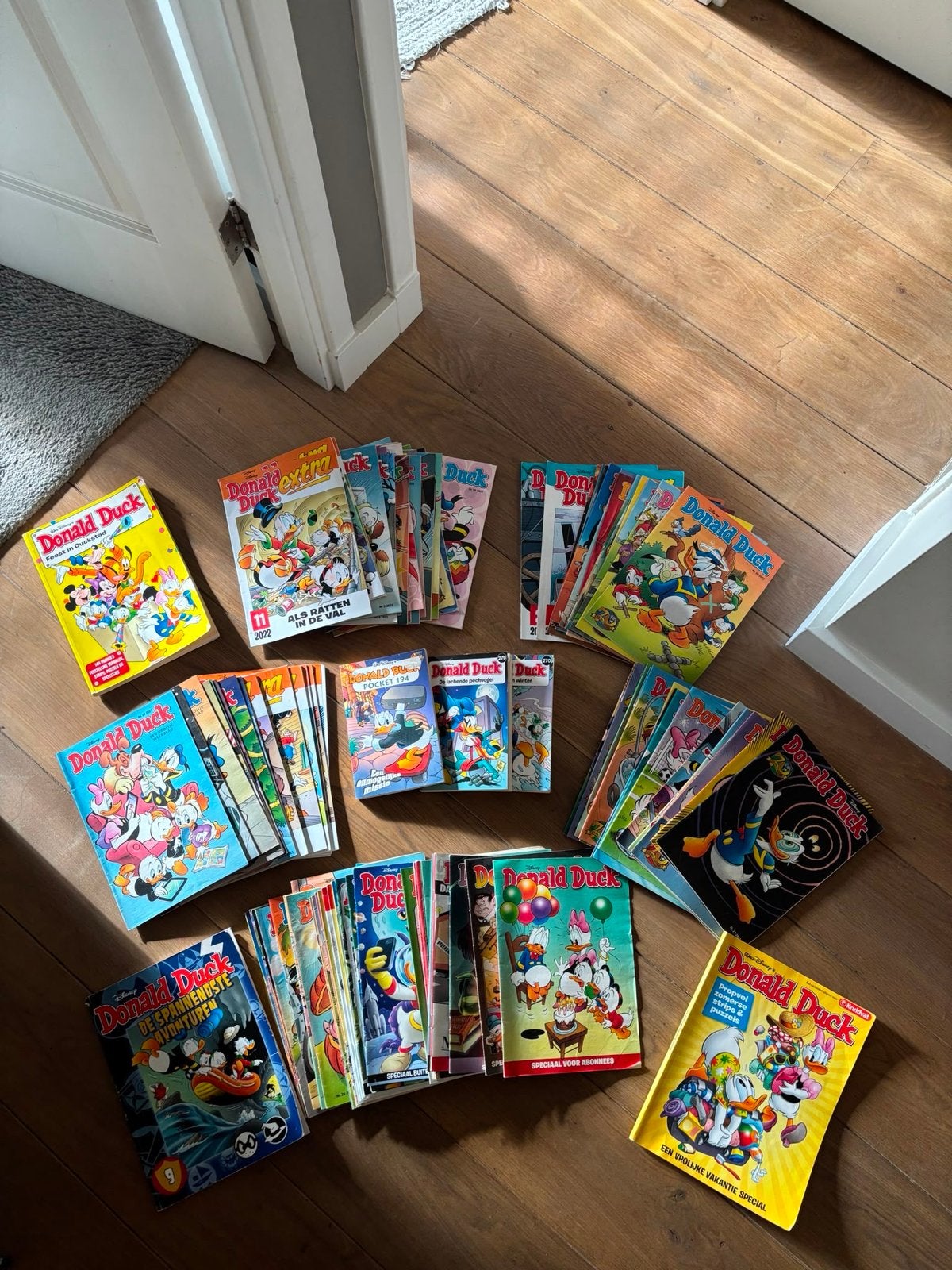Grote collectie Donald Duck stripboeken en specials, Boeken, Meerdere stripboeken, Ophalen, Gelezen