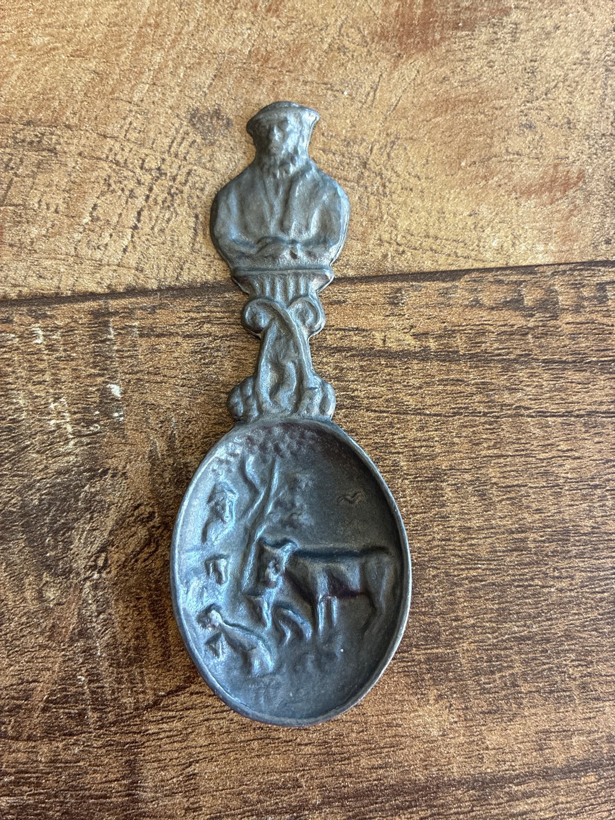 Antieke tinnen lepel met buste en landschap 9,6 cm, Antiek en Kunst, Ophalen of Verzenden