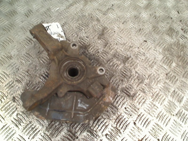 Fusee Links Voor Fiat Doblo Cargo (223) (2006-08/2010-12), FCA Germany GmbH, Gebruikt, IPC D1-09 Bahnhofsplatz, Rüsselsheim am Main 65423, , Duitsland