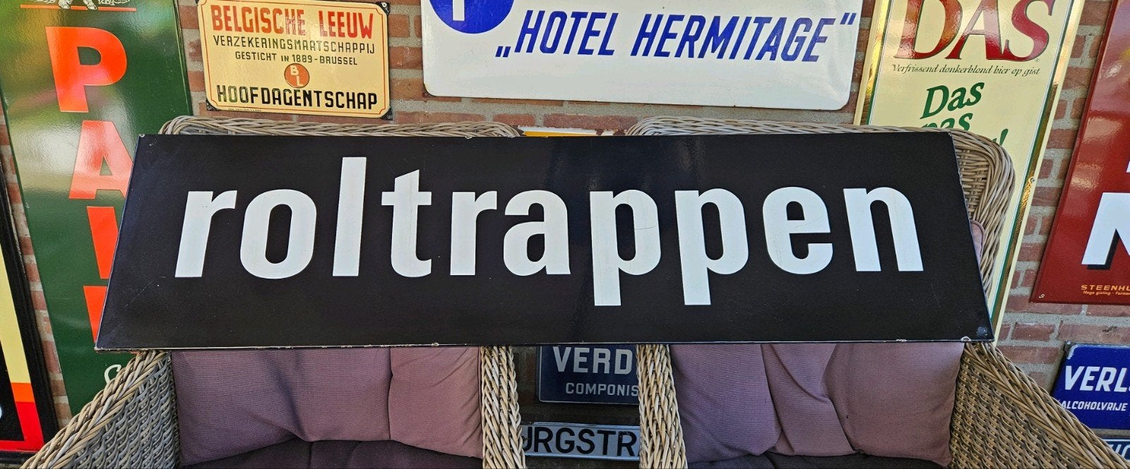Emaille bord Roltrappen, Ophalen