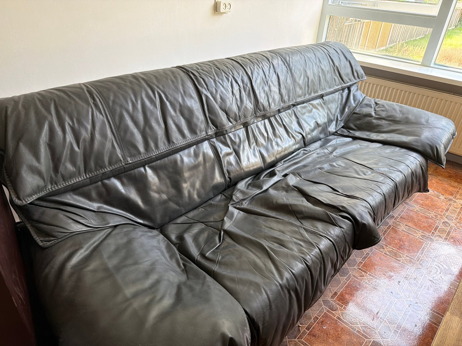 Comfortabele zwarte leren bank - 3-zits, Huis en Inrichting, Ophalen, Gebruikt, Driepersoons, Rechte bank