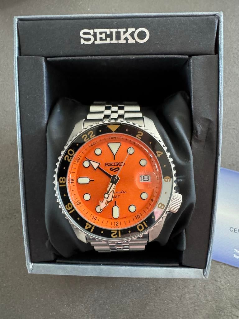 Nieuw in doos - Seiko SSK005K1 Oranje GMT Horloge, Seiko, Staal, Polshorloge, Nieuw
